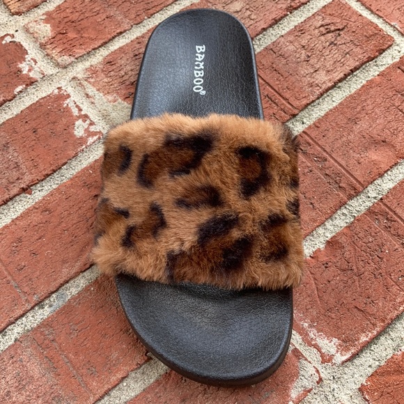 Bamboo Leopard Print Faux Fur Ladies Slides - Picture 3 of 9